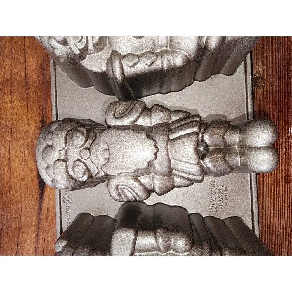 Nordic Ware Nutcracker Sweets‎ 6 cup cake pan